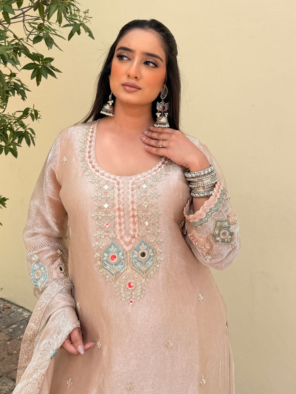 Blush Beige Pearl – 3 Piece Suit