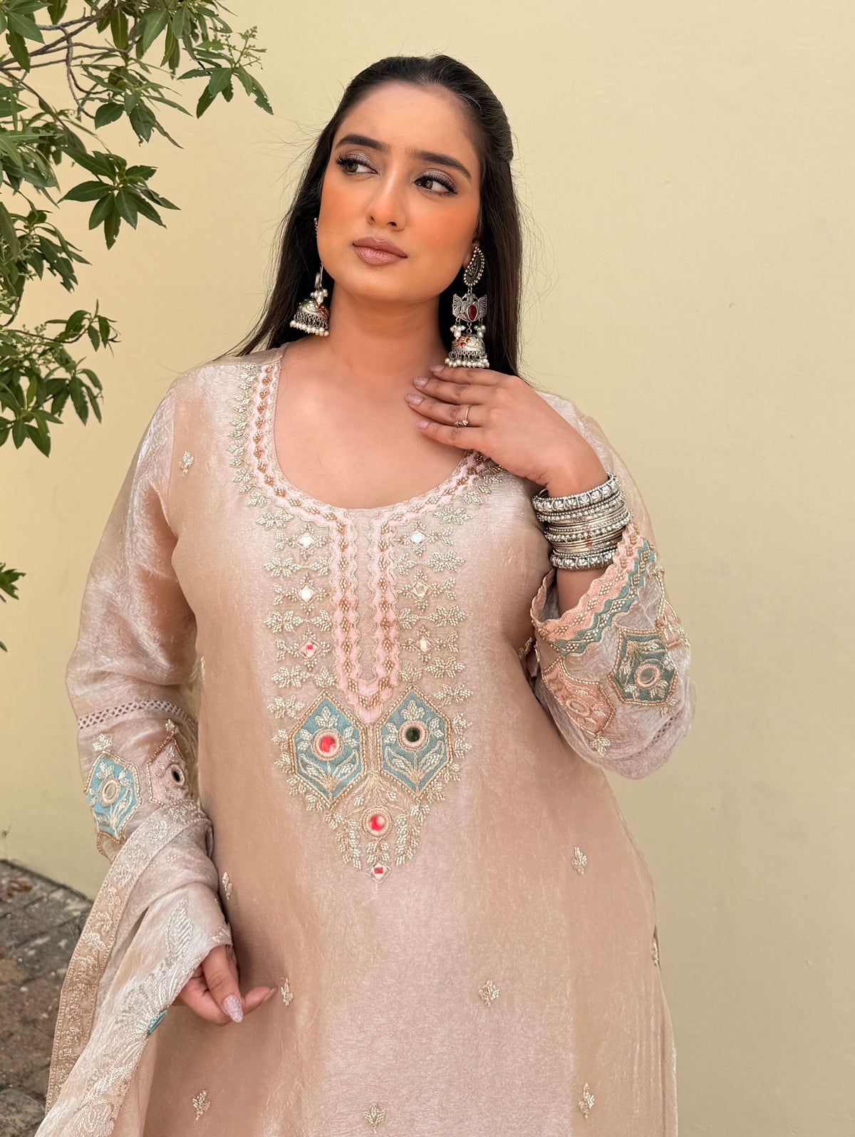 Blush Beige Pearl – 3 Piece Suit